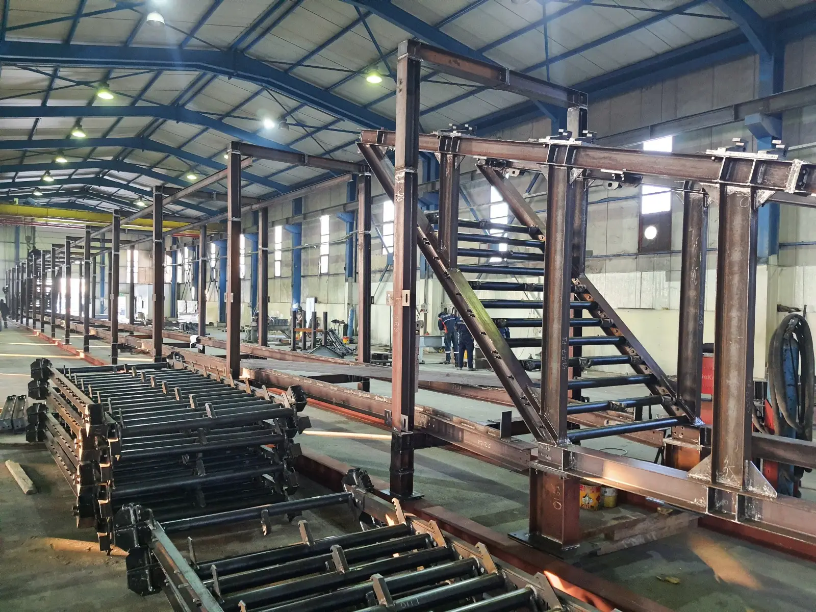 Horizontal and Vertical Conveyor Warehouse