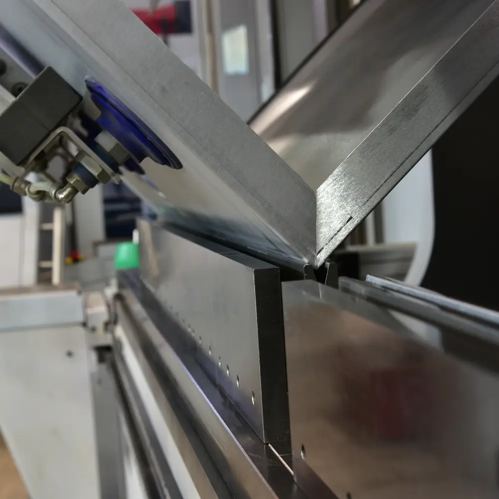 steel-sheet-rolform-line.webp